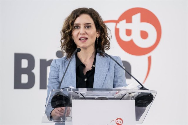 La presidenta de la Comunidad de Madrid, Isabel Díaz Ayuso, durante la inauguración de la Clínica CEMTRO III en el Centro Comercial Mirasierra Gallery, a 22 de marzo de 2022, en Madrid (España)