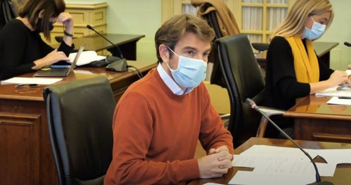 El Parlament pide al Govern medidas ante la "indisponibilidad" de puntos de recarga de vehículos eléctricos en Baleares