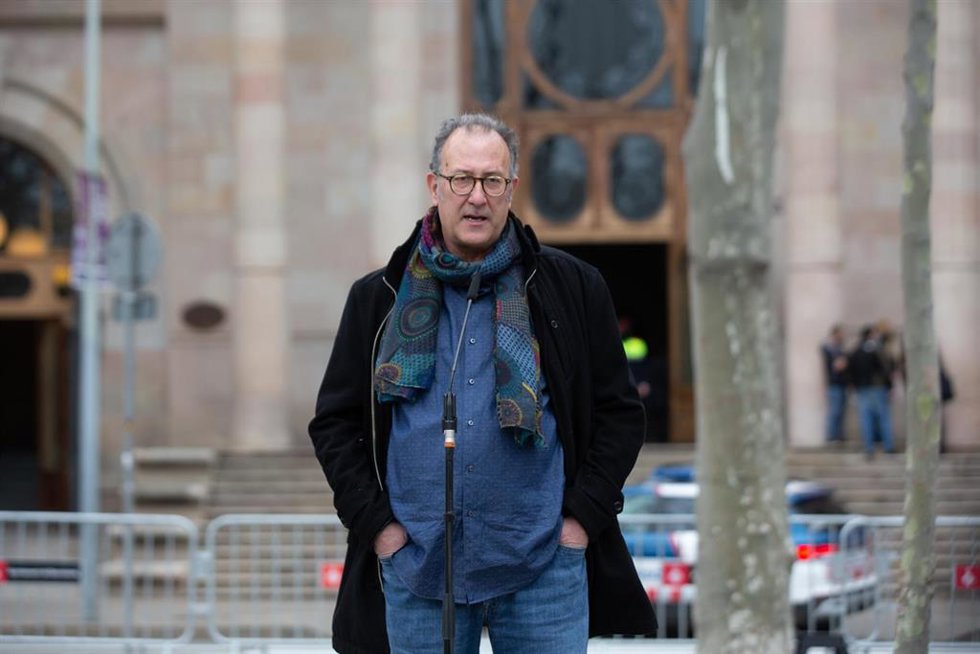 El presidente de mnium Cultural, Xavier Antich, comparece en las inmediaciones del Tribunal Superior de Justicia de Cataluña (TSJC) donde ha acudido la consellera de Cultura para declarar como investigada por los preparativos del 1-O, a 14 de marzo de 
