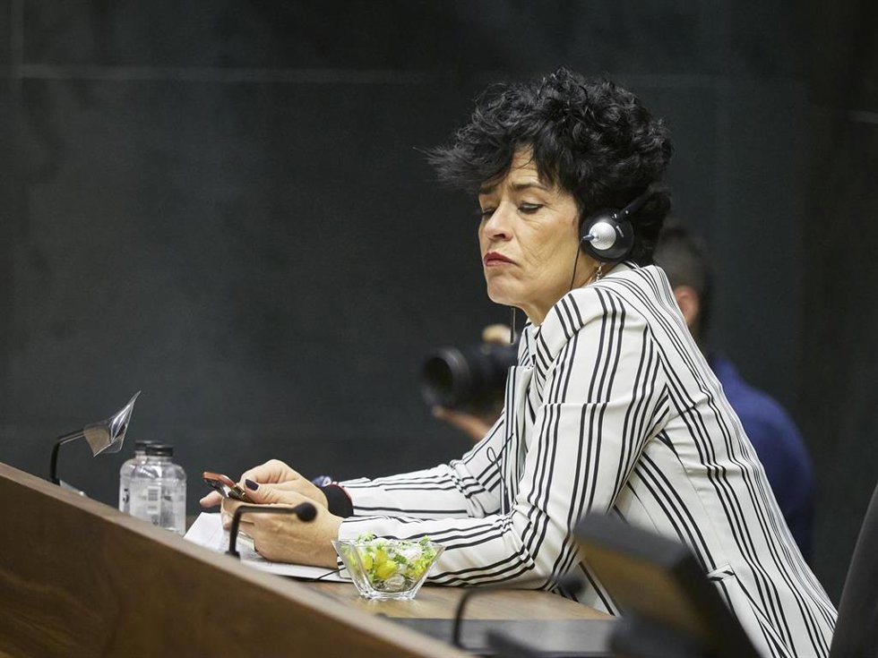 Archivo - La parlamentaria del PSN Inma Jurío, en el Parlamento de Navarra