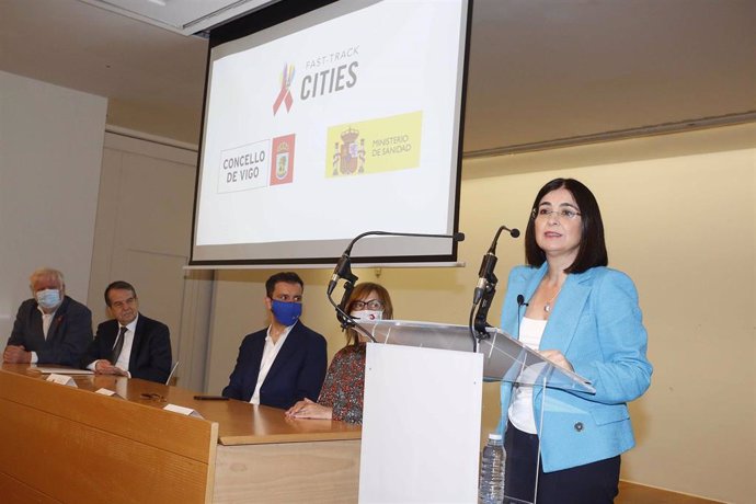 La ministra de Sanidad, Carolina Darias, interviene en el acto de adhesión del Ayuntamiento de Vigo al proyecto Fast Track City