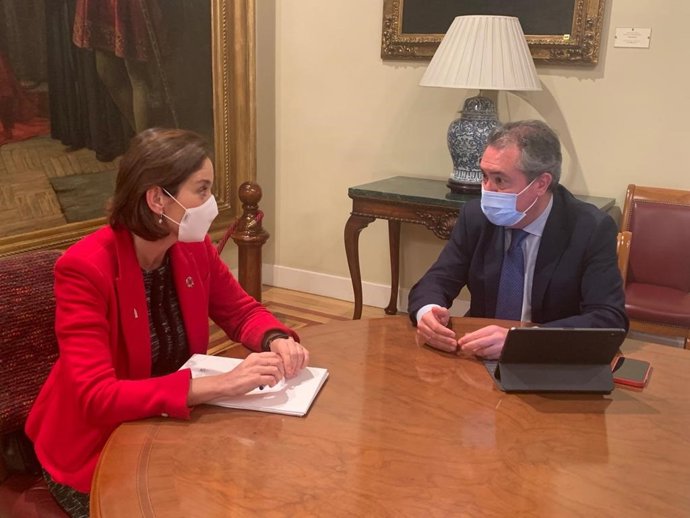 Reunión en Madrid del secretario general del PSOE-A, Juan Espadas y la ministra de Industria, Comercio y Turismo, Reyes Maroto