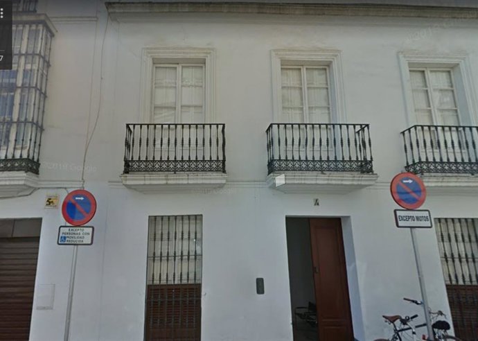 Casa patio del XIX en la calle Madre de Dios que cambiará de uso para albergar un hotel de dos estrellas con nueve habitaciones.