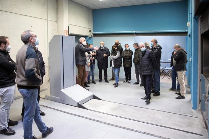 Visita de la Comisión de Urbanismo al nuevo horno crematorio.