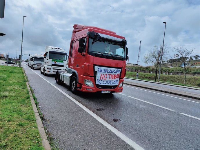 Camiones en las marchas lentas de Cáceres y Plasencia