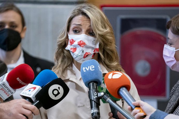 La vicepresidenta segunda y ministra de Trabajo y Economía Social, Yolanda Díaz, interviene ante los medios de comunicación, a 21 de marzo de 2022, en Madrid (España). 