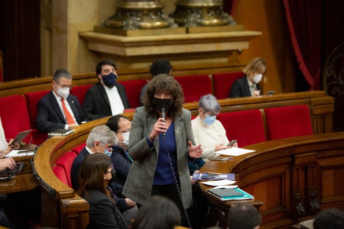 La consellera de Acción Climática, Alimentación y Agenda Rural de la Generalitat, Teresa Jord, en la sesión de control al Govern en el Parlament