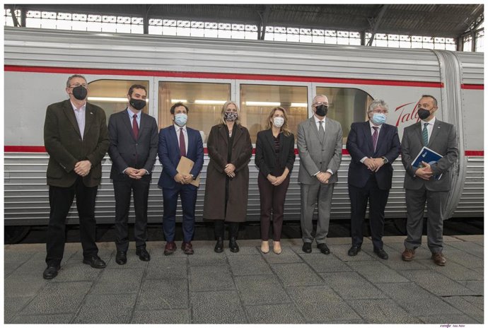 Francisco Polo, director del Museo del Ferrocarril de Madrid; Gerard Guiu, director de Andema; José Antonio Gil Celedonio, director de la OEPM; Rosa Tous, presidenta de Andema; Raquel Sánchez, ministra de Transportes; Isaías Táboas, presidente de Renfe