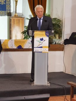 El expresidente del Gobierno Felipe González en la conferencia inaugural en Guadalupe (Cáceres) del II Congreso Internacional 'Relaciones entre América Latina, el Caribe y Europa'