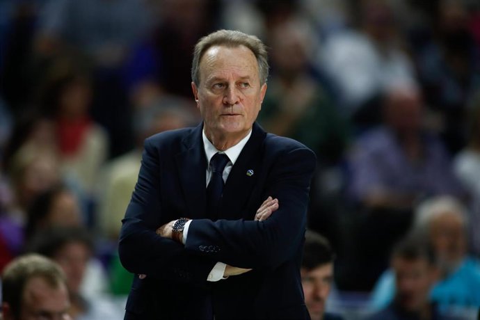 Archivo - El entrenador Aíto Garcia Reneses en un partido entre el Real Madrid y el ALBA Berlín en 2019.