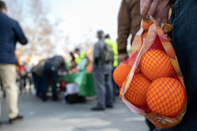 Archivo - Cítricos a la venta