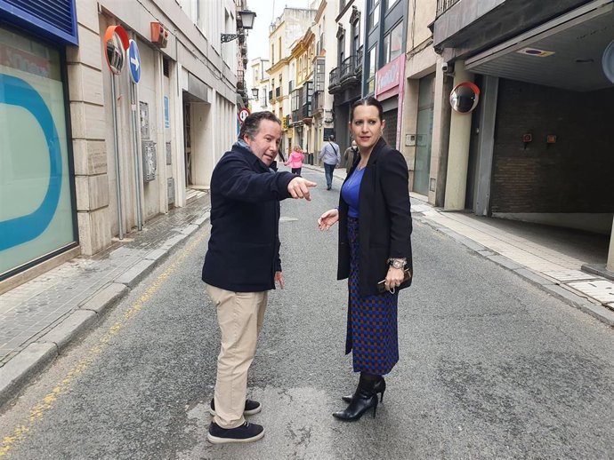 Los concejales Lorenzo López y Amelia Velázquez, de Cs.