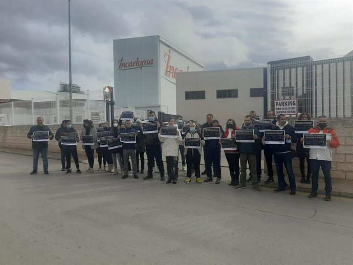 Trabajadores y trabajadoras de cerca de un centenar de empresas de CLM se movilizan con CCOO para exigir medidas urgentes ante la escalada desbocada de los precios.