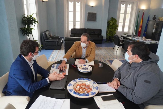 Reunión entre Fundación Bahía Almeriport y el Ayuntamiento de Carboneras
