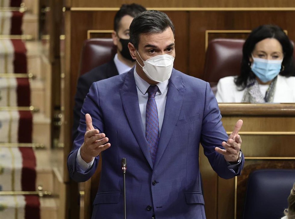 El presidente del Gobierno, Pedro Sánchez, interviene en una sesión plenaria en el Congreso de los Diputados, a 23 de marzo de 2022, en Madrid (España). El pleno está marcado sobre las cuestiones relacionadas con las medidas que piensa adoptar el Gobier