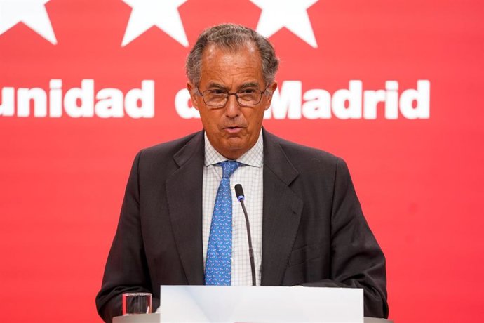 Archivo - El consejero de Educación, Universidades, Ciencia y portavoz de la Comunidad de Madrid,  Enrique Ossorio