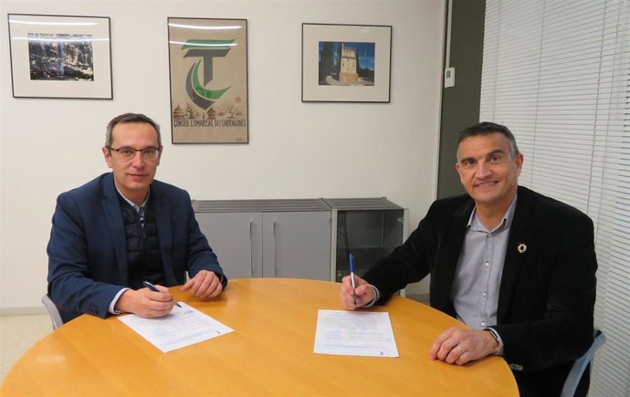 El presidente del Consell comarcal de Tarragons y el director del complejo industrial Dow Tarragona han firmado un acuerdo de colaboración