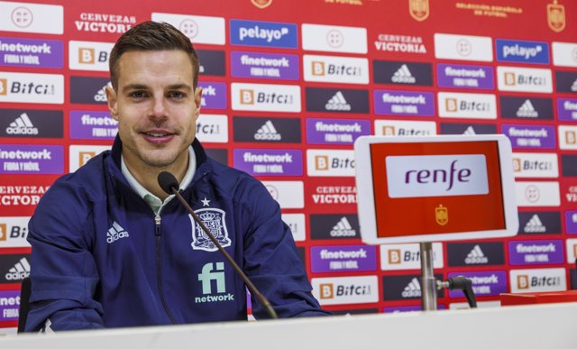 El internacional español César Azpilicueta en rueda de prensa en la Ciudad del Fútbol de Las Rozas.