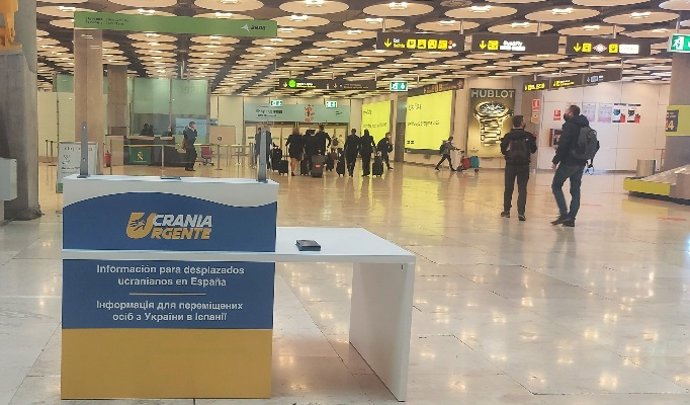 Barajas habilita mostradores de información para atender a refugiados ucranianos.