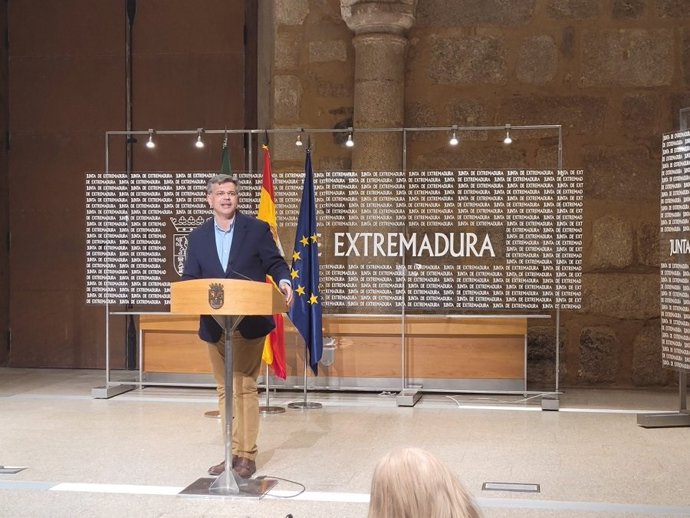 El portavoz de la Junta de Extremadura, Juan Antonio González, en rueda de prensa tras el Consejo de Gobierno autonómico