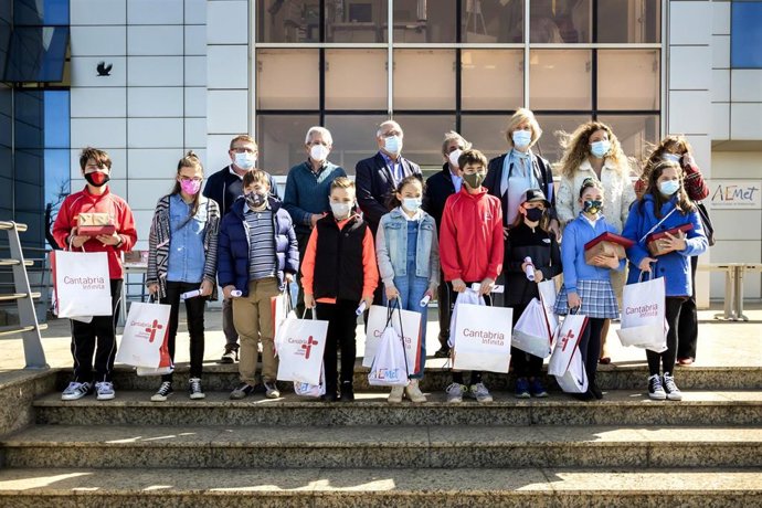 La Consejera De Educación Y Formación Profesional, Marina Lombó, Asiste A La Entrega De Premios Del Concurso Meteoescuela.
