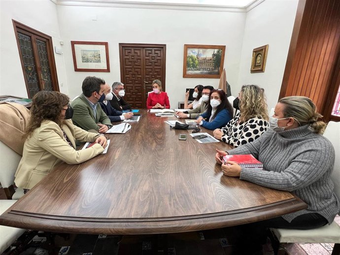 El Gobierno local aprueba el inicio de expediente para ceder a la Guardia Civil la parcela del nuevo cuartel en La Peraleda.