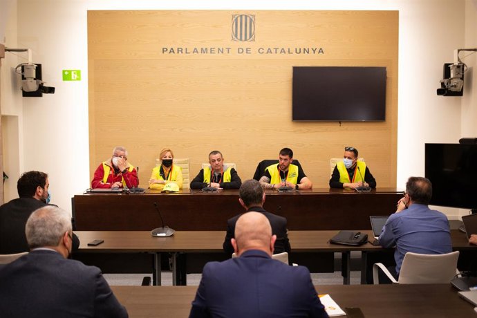 La comitiva d'Élite Taxi al Parlament