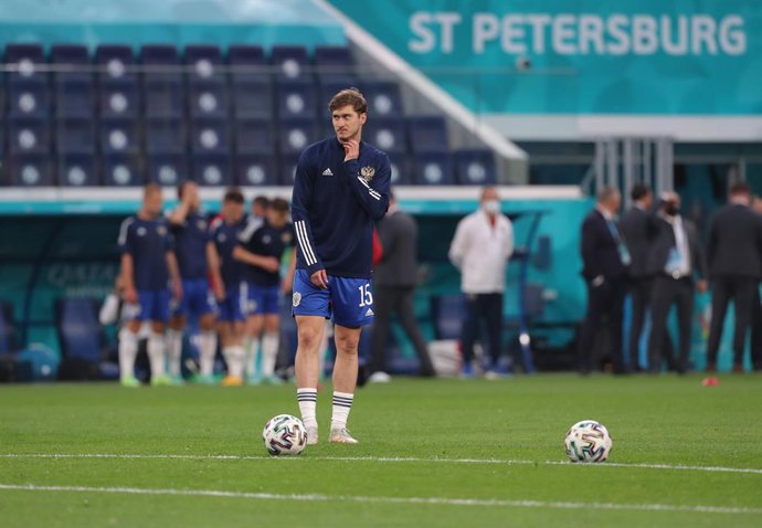 Archivo - 12 June 2021, Russia, Saint Petersburg: Russia's Aleksei Miranchuk is pictured during the warm up before the start of the UEFA Euro 2020 Group B soccer match between Russia and Belgium at Krestovsky Stadium. Photo: Igor Russak/dpa