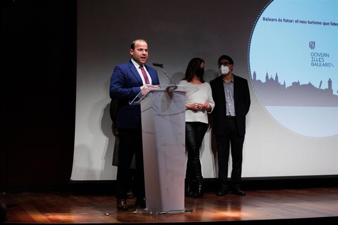 Archivo - El conseller de Medio ambiente y Territorio, Miquel Mir, interviene en la presentación del acto 'Baleares es futuro: el nuevo turismo que liderará la postpandemia', en el Museo Nacional Centro de Arte Reina Sofía, a 17 de enero de 2022, en Mad