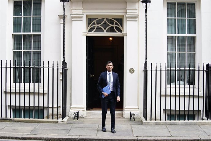 23 March 2022, United Kingdom, London: UK Chancellor of the Exchequer Rishi Sunak leaves 11 Downing Street as he heads to the House of Commons, London, to deliver his Spring Statement. Photo: Aaron Chown/PA Wire/dpa