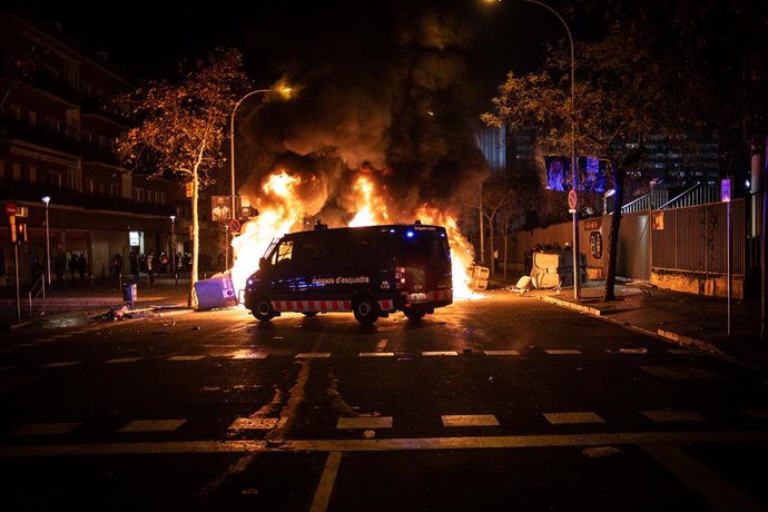 Archivo - Incidents després de la manifestació convocada per Tsunami Democrtic al Camp Nou
