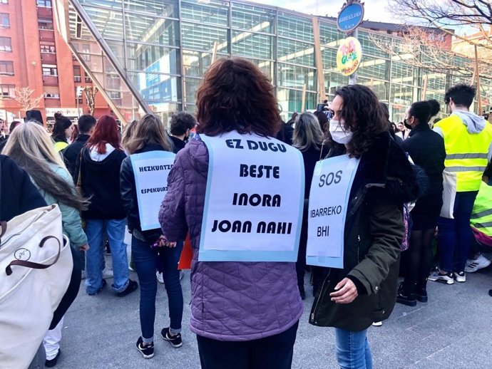 Concentración de alumnos del Instituto Ibarrekolanda