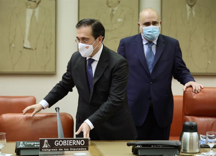 El ministro de Asuntos Exteriores, Unión Europea y Cooperación, José Manuel Albares, a su llegada a la Comisión de Asuntos Exteriores para informar en qué consiste exactamente el acuerdo con Marruecos sobre el Sáhara Occidental, en el Congreso.