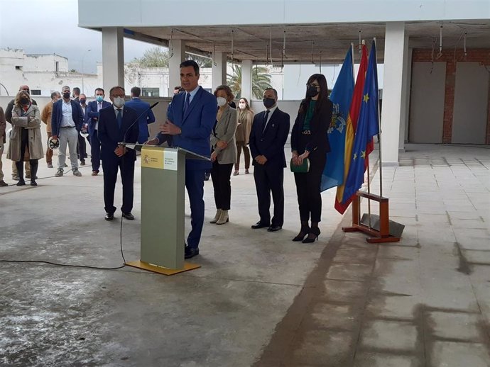 El presidente del Gobierno, Pedro Sánchez, durante su visita al Hospital Universitario de Melilla, durante su viaje a la ciudada autónoma. 23 marzo 2022.