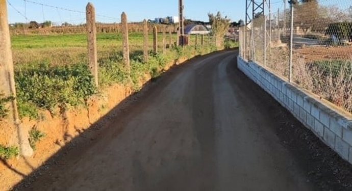 Uno de los caminos reparados en Olivares