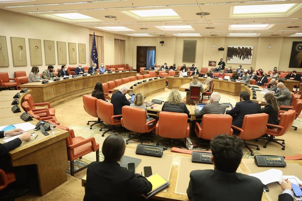 Vista general de la Comisión de Asuntos Exteriores en la comparecencia de Albares