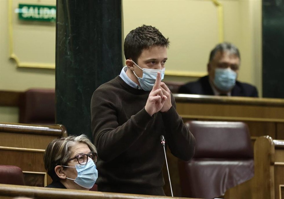 El diputado nacional de Más Región, Íñigo Errejón, interviene en una sesión plenaria en el Congreso de los Diputados, a 23 de marzo de 2022, en Madrid (España). 