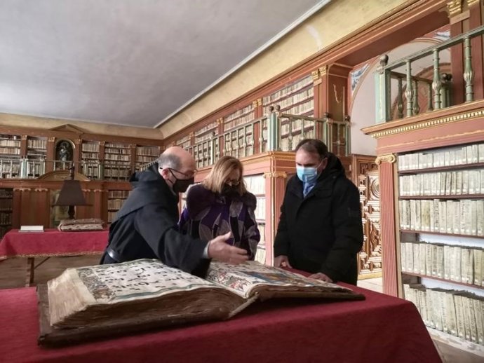 La comisionada del PERTE Nueva Economía de la Lengua visita La Rioja para conocer el Valle de la Lengua