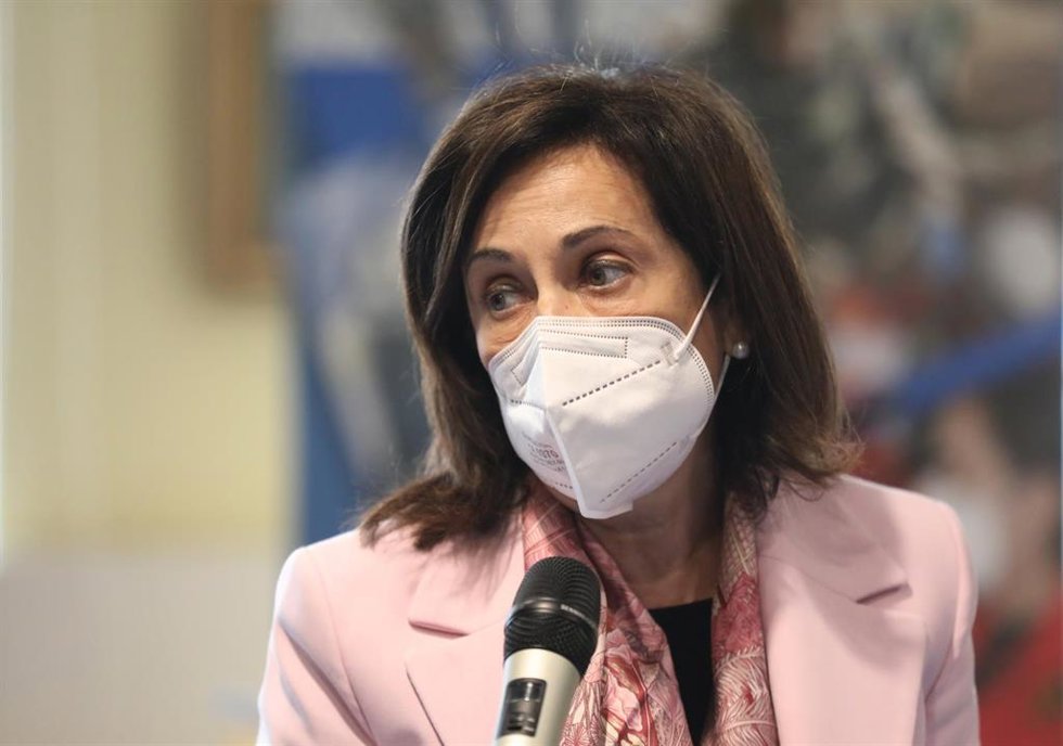 La ministra de Defensa, Margarita Robles, interviene en el acto de entrega del Premio 'Soldado Idoia Rodríguez, mujer en las Fuerzas Armadas', en el Ministerio de Defensa, a 15 de marzo de 2022, en Madrid (España).
