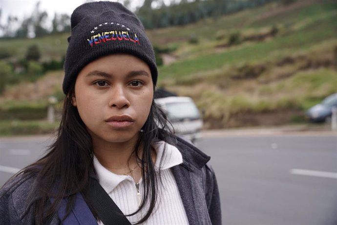 'Del Otro Lado', Una Película De Realidad Virtual, Que Cuenta La Historia De Arianna, Una Joven Venezolana Que Huyó De Su País En Busca De Seguridad En Ecuador.