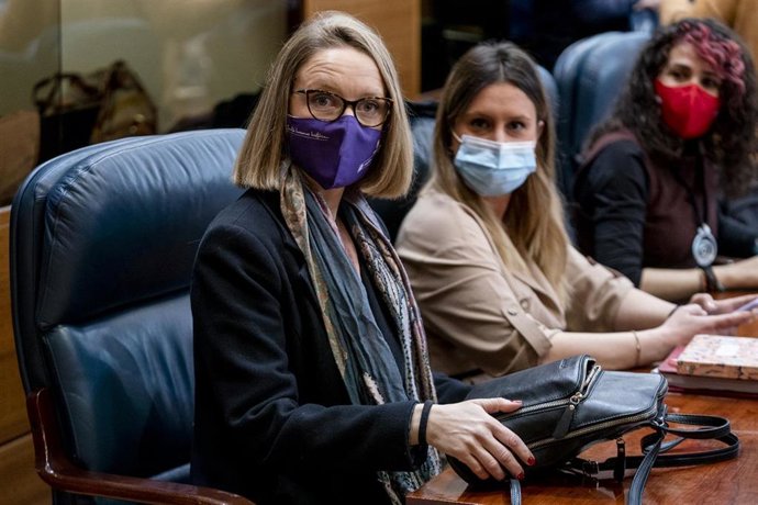 (I-D) Las coportavoces de Unidas Podemos, Carolina Alonso, y Alejandra Jacinto