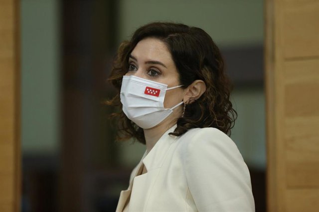 La presidenta de la Comunidad Madrid, Isabel Díaz Ayuso, en una sesión plenaria en la Asamblea de Madrid