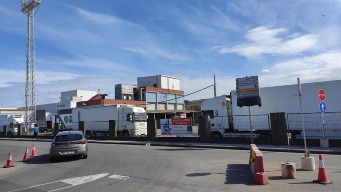 Transporte y camiones en las inmediaciones del puerto de Avilés