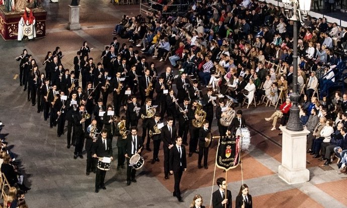 La Banda Sinfónica de Arroyo vuelve con su música de Semana Santa al centro de Valladolid.