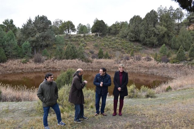 El presidente de la Diputación de Cuenca, Álvaro Martínez Chana, visita la Laguna de Tortugas