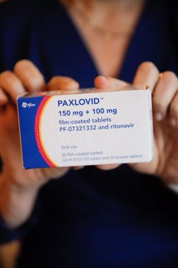 'Paxlovid', el medicamento de Pfizer por el que el Ministerio de Sanidad ha firmado un acuerdo de adquisición con Pfizer, en el Ministerio de Sanidad, a 24 de marzo de 2022, en Madrid (España). El Ministerio de Sanidad y la farmacéutica Pfizer han firma