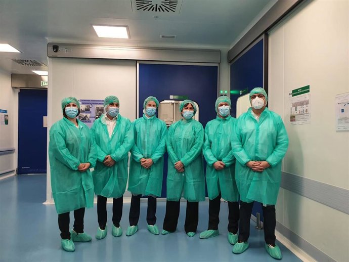 La consejera de Sanidad, Sira Repollés, visita a la planta de fabricación de TEVA PHARMA, en el Polígono de Malpica, en Zaragoza.