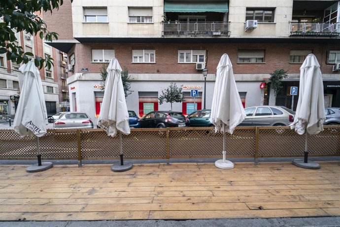 Archivo - Una terraza recogida  