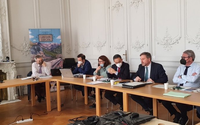 Nuevo impulso a la reapertura del Canfranc como eje transpirenaico para el transporte de mercancías y la logística.