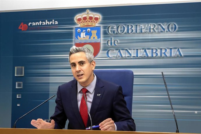 El Vicepresidente Y Consejero De Universidades, Igualdad, Cultura Y Deporte, Pablo Zuloaga, Informa En Rueda De Prensa De Los Acuerdos Del Consejo De Gobierno